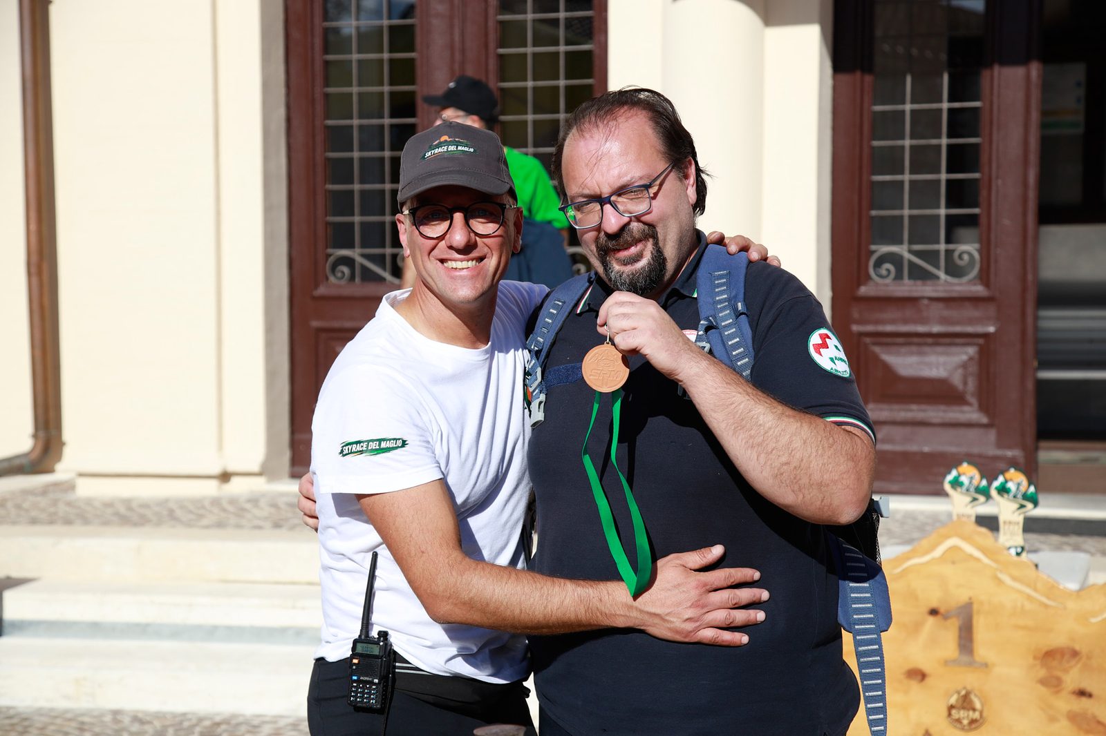 La forgiatura della medaglia per i volontari del G.V.M. Protezione Civile di Magliano de' Marsi